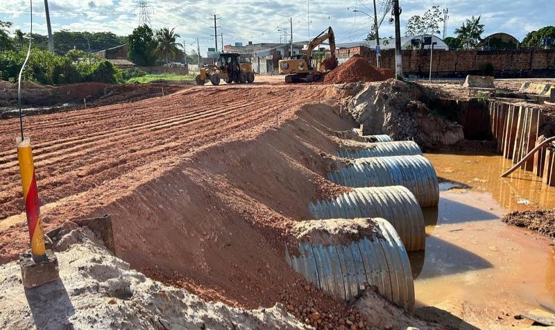 canal-das-toras-recebe-tubulacoes-para-escoamento-pluvial