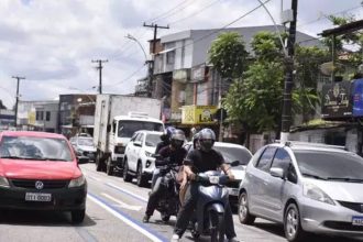 belem-implementa-faixa-azul-exclusiva-para-motociclistas