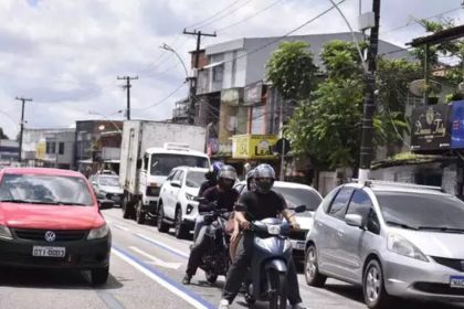 belem-implementa-faixa-azul-exclusiva-para-motociclistas