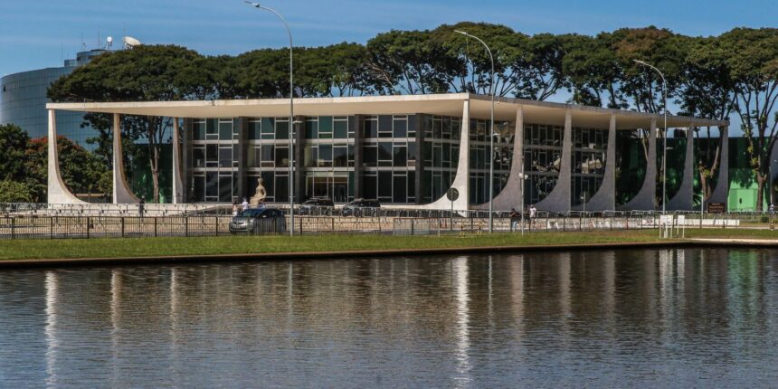 segundo-semestre-no-stf-tera-trama-golpista-e-novo-presidente