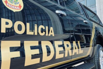 pf-faz-busca-e-apreensao-de-celulares-na-casa-de-bolsonaro