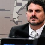 senador-marcos-do-val-e-levado-para-colocar-tornozeleira-eletronica