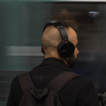 fone-de-ouvido:-tecnologia,-bem-estar-e-escudo-social