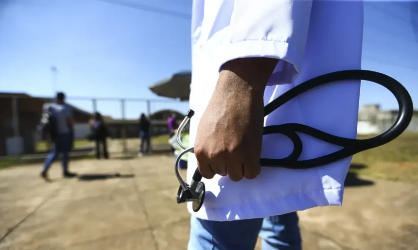 mec-anuncia-suspensao-de-vestibular-para-cursos-de-medicina-com-nota-baixa-em-exame-federal