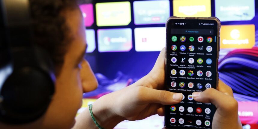 camara-aprova-projeto-contra-adultizacao-de-criancas-nas-redes-sociais