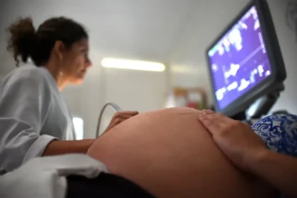empresa-chinesa-anuncia-robo-com-utero-artificial-para-gestacao-humana