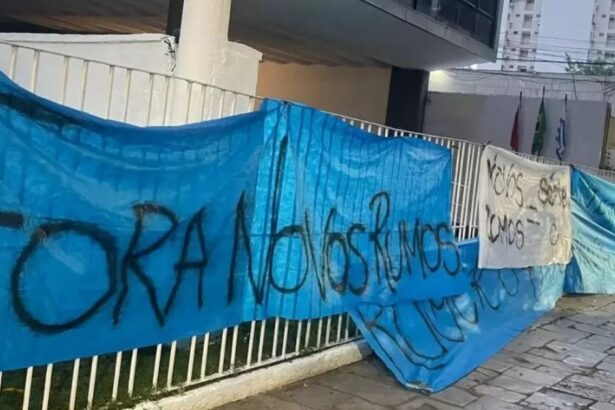 torcedores-do-paysandu-protestam-apos-derrota-e-cobram-diretoria