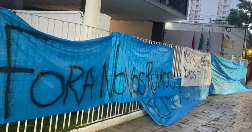 torcedores-do-paysandu-protestam-apos-derrota-e-cobram-diretoria