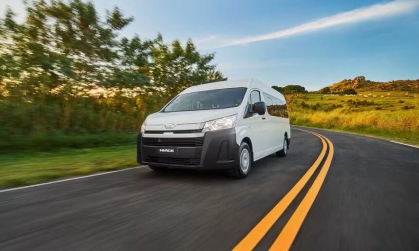 toyota-lanca-van-hiace-no-brasil-com-preco-a-partir-de-r$-364,9-mil