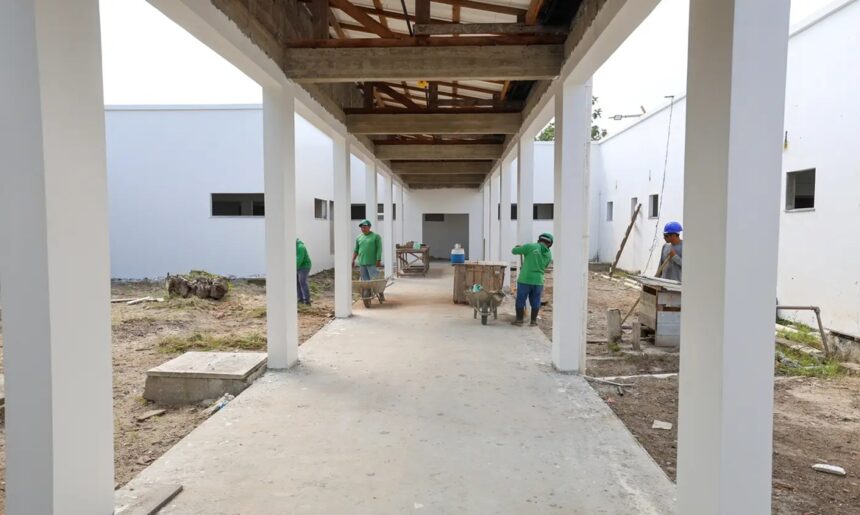 obras-do-hospital-materno-infantil-de-breves-atingem-72%-e-reforcam-saude-no-marajo