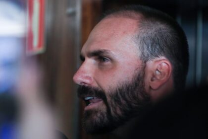 pl-oficializa-eduardo-bolsonaro-como-lider-da-minoria-na-camara
