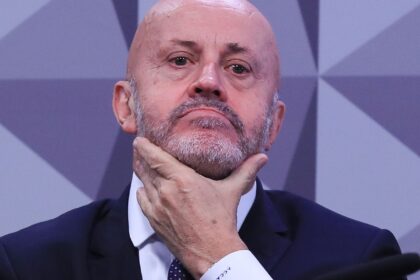 “careca-do-inss”-promete-entregar-a-pf-documentos-que-provam-inocencia