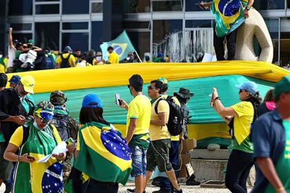 cientista-politico-ve-onda-bolsonarista-enfraquecida-apos-condenacao