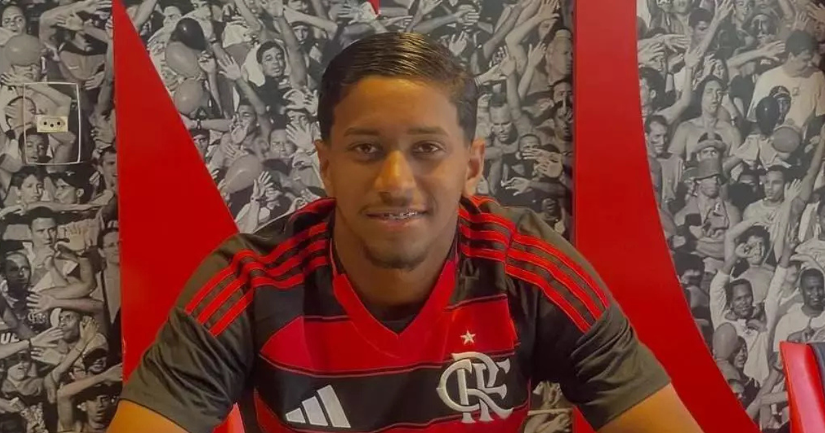 paraense-de-16-anos-assina-contrato-profissional-com-flamengo