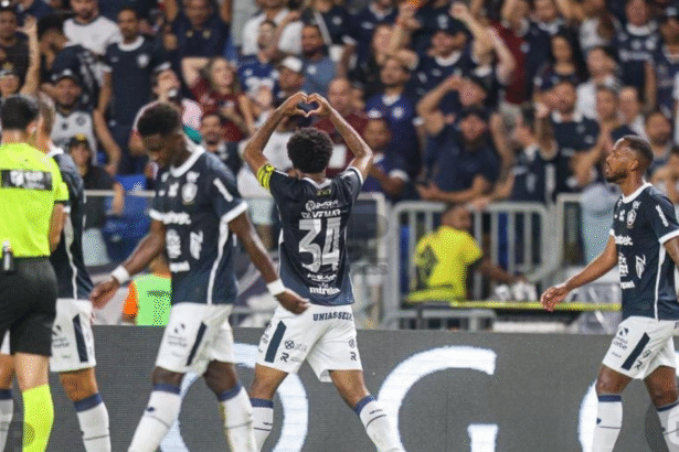 remo-vence-o-paysandu-com-gol-nos-acrescimos-e-acende-sonho-do-acesso