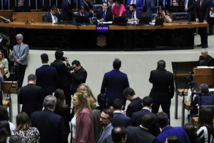 camara-aprova-urgencia-para-votar-projeto-que-cria-bancada-crista