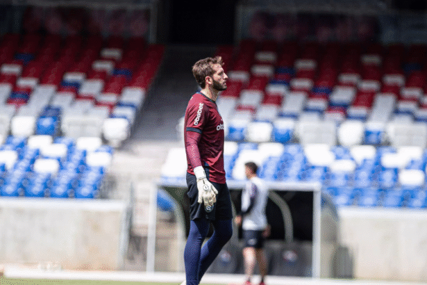 remo-enfrenta-o-cuiaba-com-leo-lang-como-titular-no-gol