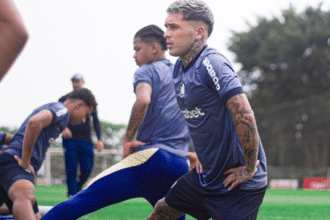 remo-encara-o-avai-com-chance-real-de-selar-retorno-a-serie-a