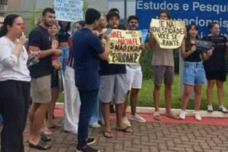 mec-anula-questoes-do-enem-2025-apos-suspeita-de-vazamento