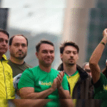 moraes-autoriza-filhos-de-bolsonaro-a-visita-lo-na-pf