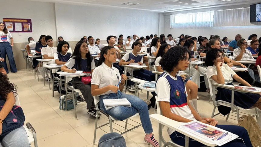 seduc-reune-estudantes-em-grande-aulao-do-enem-em-belem