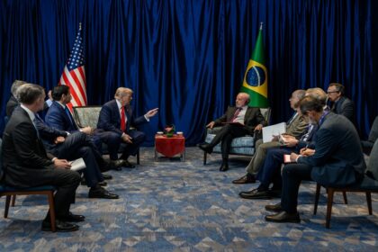 lula-discute-com-trump-revisao-de-tarifas-e-combate-ao-crime-organizado