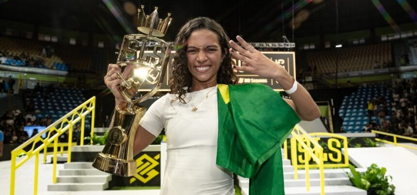 fadinha-faz-historia-e-e-tetra-campea-sls-super-crown-aos-17