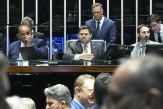 senado-aprova-reducao-da-pena-de-condenados-pelo-8/1-e-trama-golpista