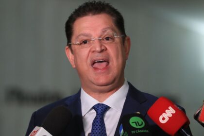 lider-do-pl-na-camara-dos-deputados-nega-desvios-de-verbas