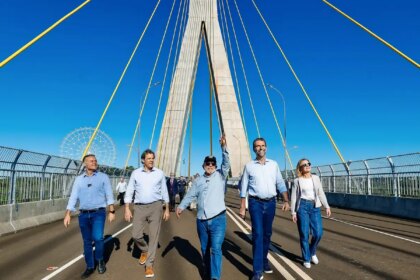 lula-inaugura-ponte-em-foz-do-iguacu-e-critica-quem-constroi-muros