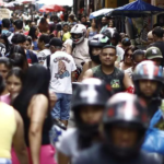 comercio-de-belem-ferve:-multidao-toma-as-ruas-no-ultimo-fim-de-semana-antes-do-natal